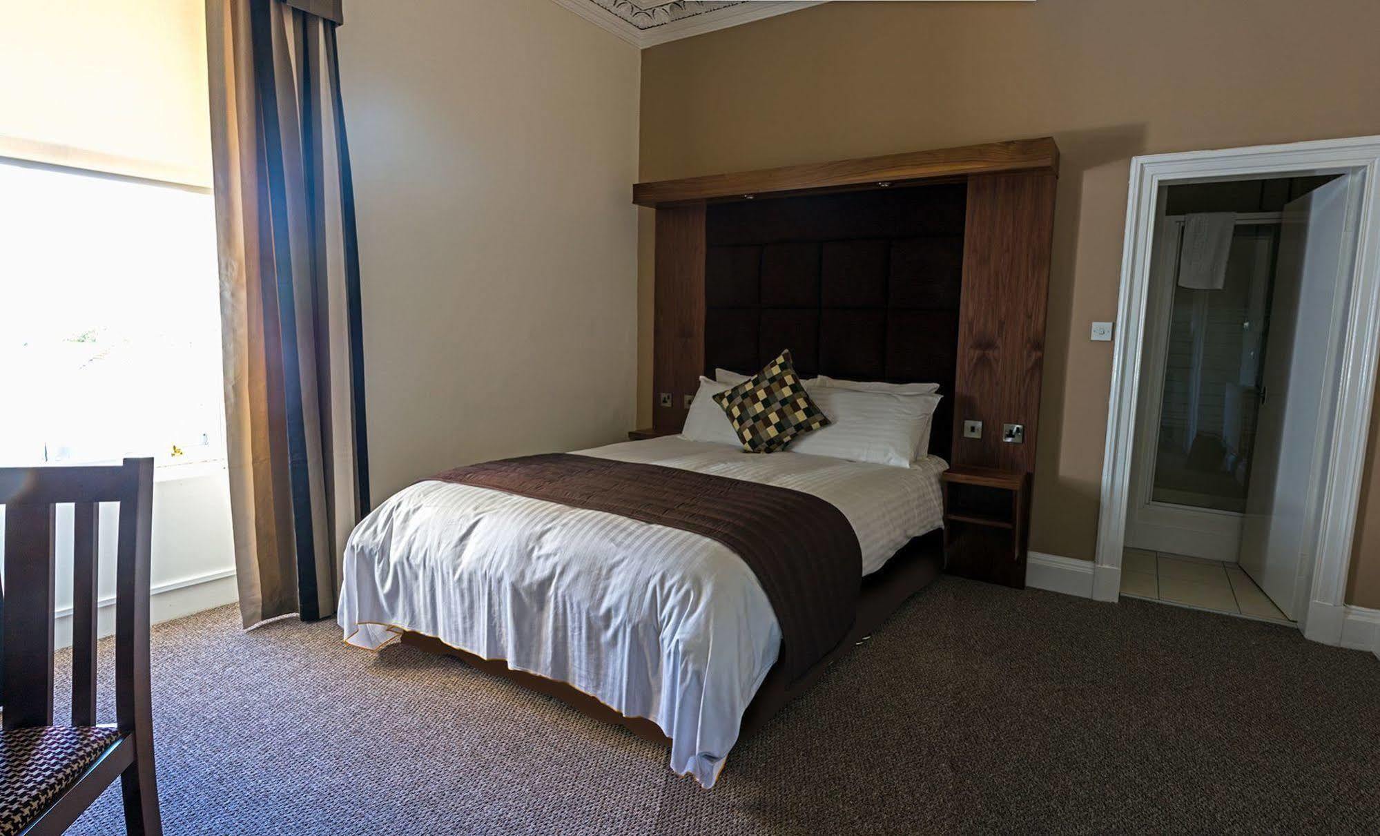 The Strathearn Hotel Dysart Exterior photo